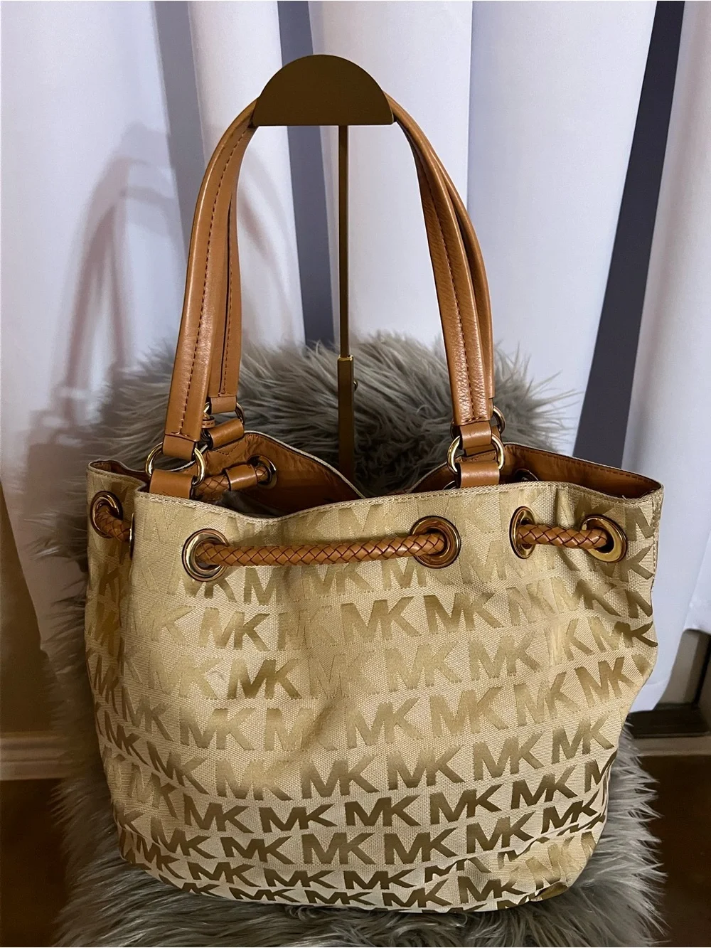 Michael Kors Tan & Cream Logo Drawstring Tote